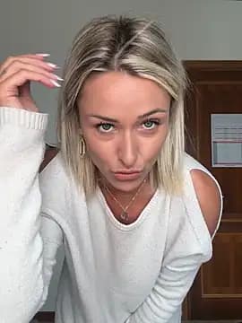 petrouchkaaa_ live cam