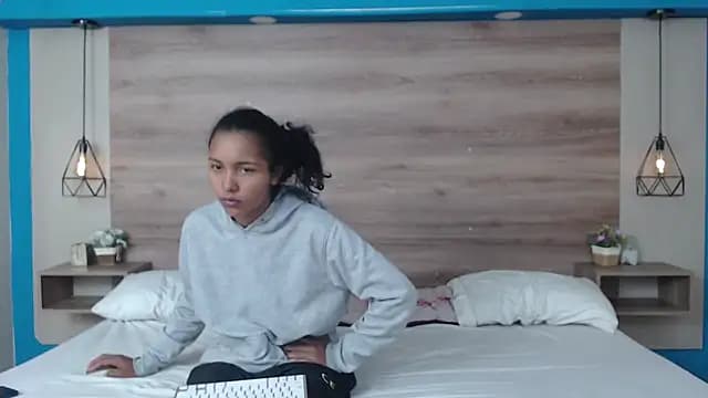 Lili_Lavander live cam