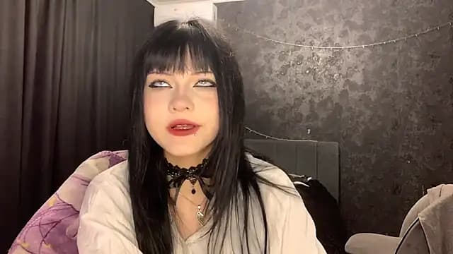 EmilyEmbears live cam