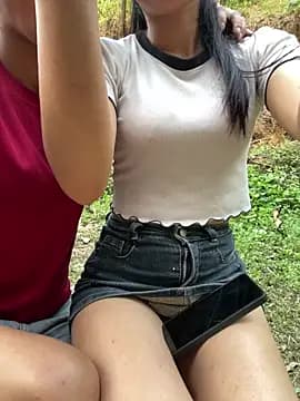 Felicity-1 live cam on Stripchat