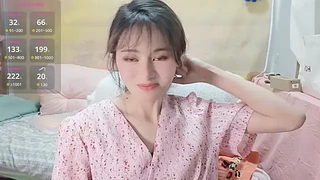 MsTipsy_ live cam on Stripchat