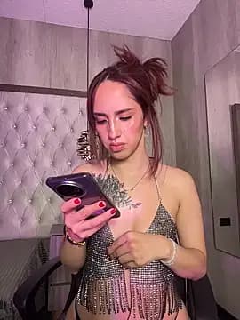 elodie_rouge live cam