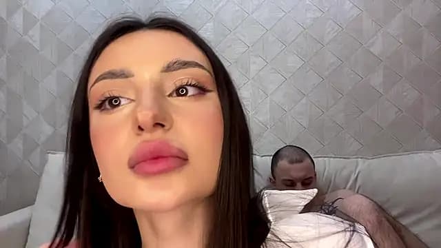 CharmSexyCouple live cam on Stripchat