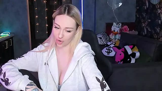 Blckmirrorr live cam