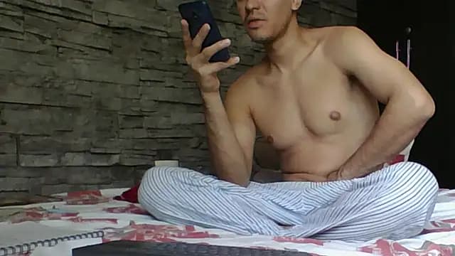 Sexylatin64 live cam
