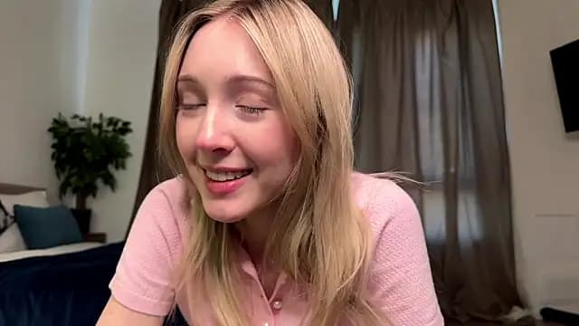 Kattie_Petite live cam