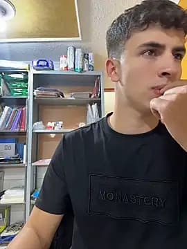 AdrianRinaldi live cam