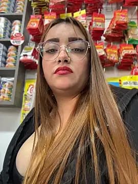 Tatiana_O live cam on Stripchat