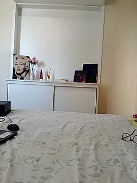 Maya-Parllo live cam