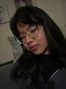 Z_Milll live cam on Stripchat