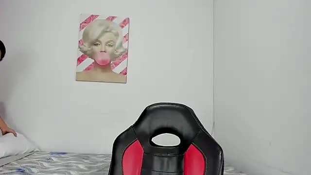 valeria_millers live cam on Stripchat