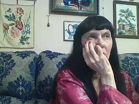 MelanyBanks live cam on Stripchat