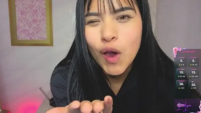 Paulette_v live cam on Stripchat