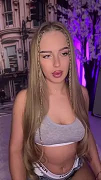 AubrieleRouj1 live cam