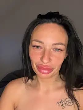 SaraHotDiamond_xoxo live cam