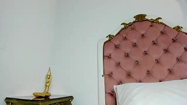 amaia_6 live cam on Stripchat