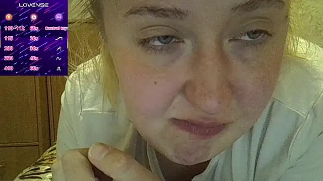 CurvyWild_Lady30 live cam