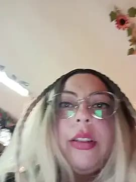 madelaine live cam on Stripchat