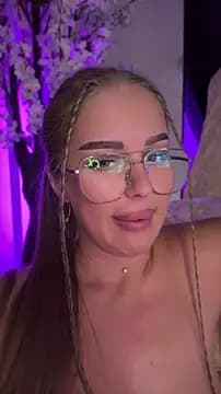 AubrieleRouj1 live cam