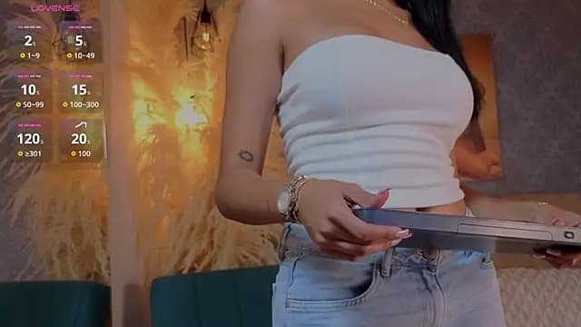 Lucia_Brown_ live cam