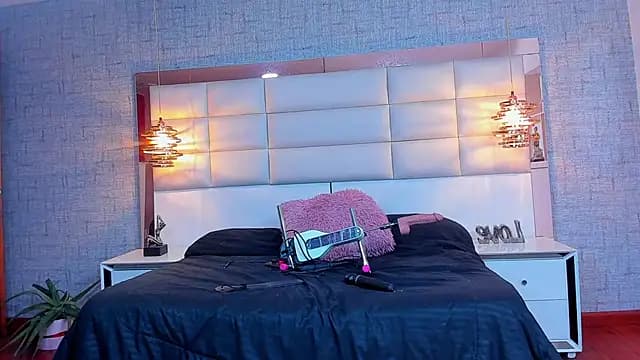 Nohemi_louse live cam