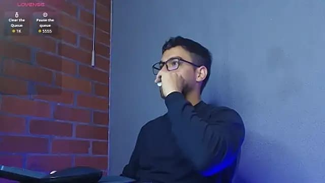 Leandro_valenzuela live cam