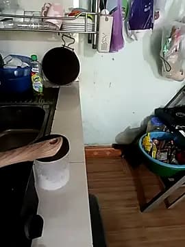 Emily-lonelyy live cam