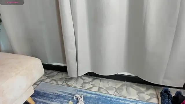 magical_muse122 live cam