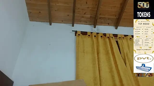 JohanyLatino live cam