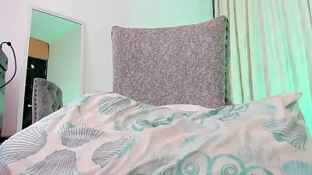 sofia_sorceress5 live cam on Stripchat