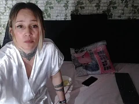 VickyBonnety live cam