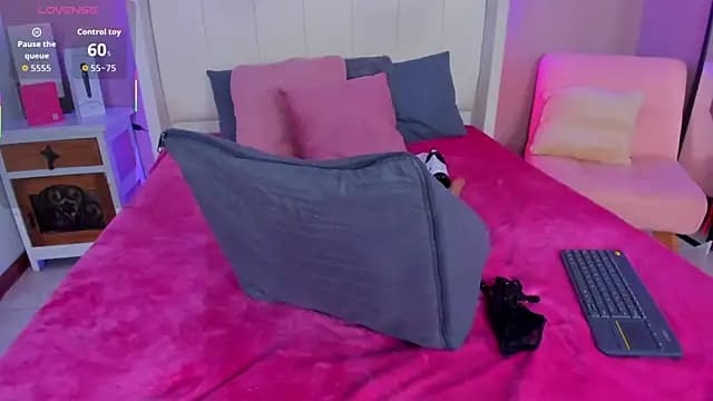 sarahyessica live cam