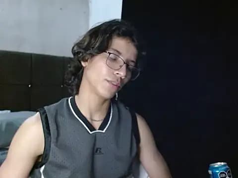 VAZAK live cam on Stripchat