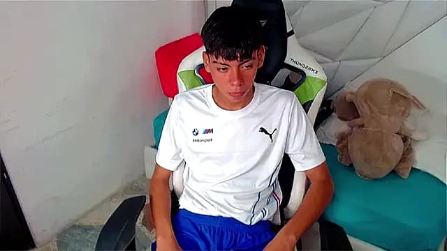 Liarr_ live cam on Stripchat