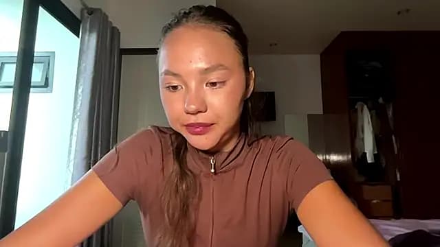 kamila_18_french live cam