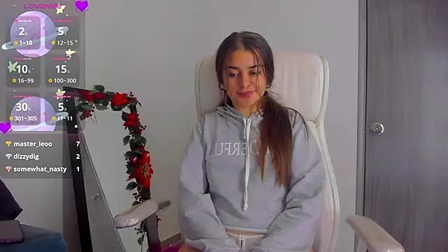 Brunnettee_1 live cam on Stripchat