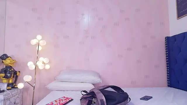 littleebonymommy live cam