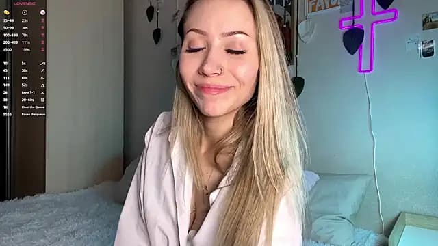 sun_under_skyy live cam