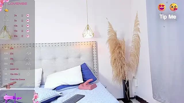 Mia_dolls18 live cam