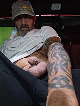 Hotbodyscottie live cam