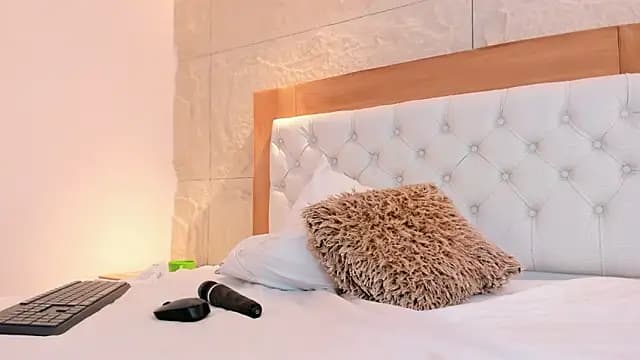 REACHELWILLS live cam