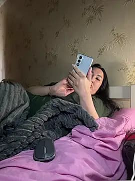 Naughtbaby_2025 live cam