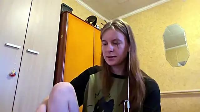 DonnaKuc live cam on Stripchat