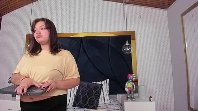 AMBERBENELLI live cam on Stripchat