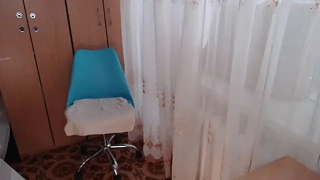 Julia_Vagrik live cam