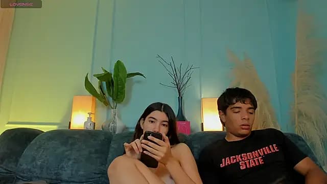 CuteButHarder live cam