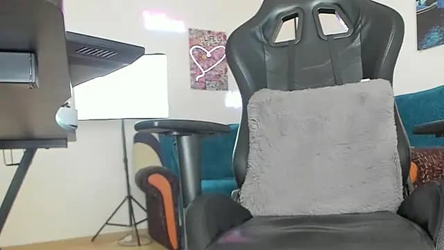 marioslim live cam on Stripchat