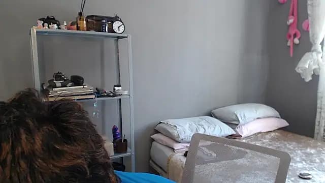 shobitz live cam on Stripchat