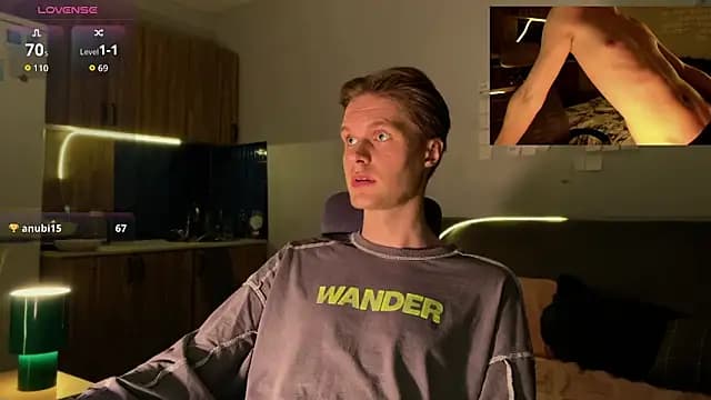 Leonnextdoor live cam