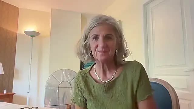 NaughtyMonicaUK live cam